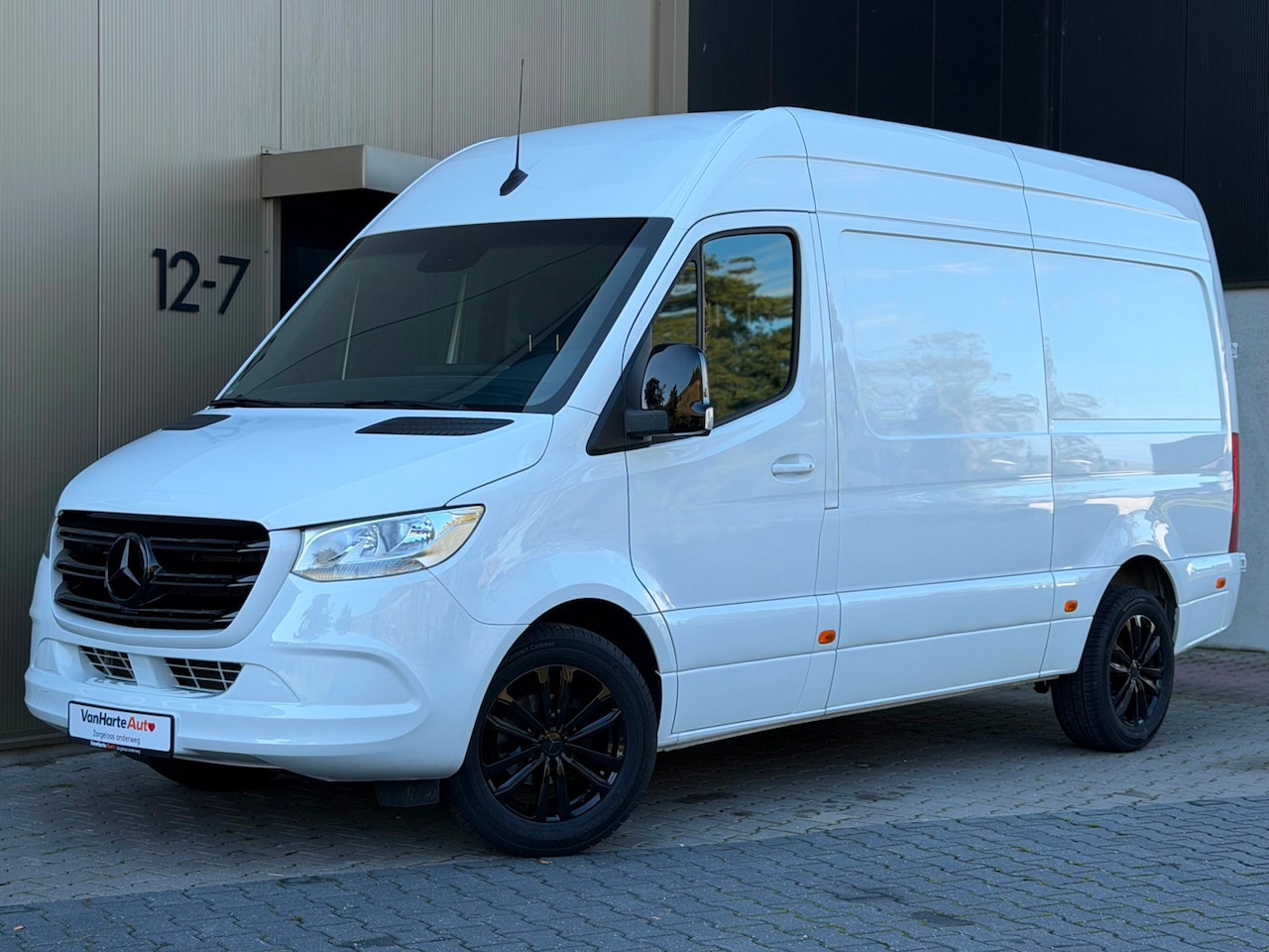 Mercedes-Benz Sprinter - 317CDI|L2H2|RWD|Carplay|Dealer onderhouden - AutoWereld.nl