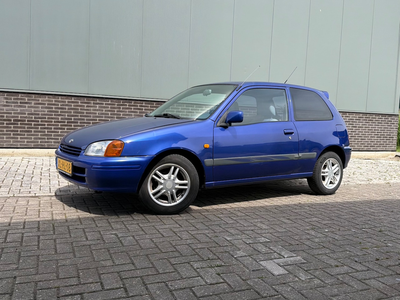 Toyota Starlet - 1.3-16V Blue NIEUWE APK + ONDERHOUD / DISTRIBUTIERIEM / UITLAAT - AutoWereld.nl