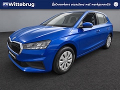 Skoda Fabia - 1.0 TSI Ambition LED verlichting / Cruise control / Parkeersensoren / App-connect /