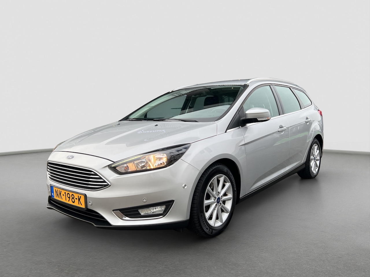 Ford Focus Wagon - 1.5 150pk Titanium Automaat | 1e eigenaar | Voorruitverwarming | Carplay | Climate control - AutoWereld.nl