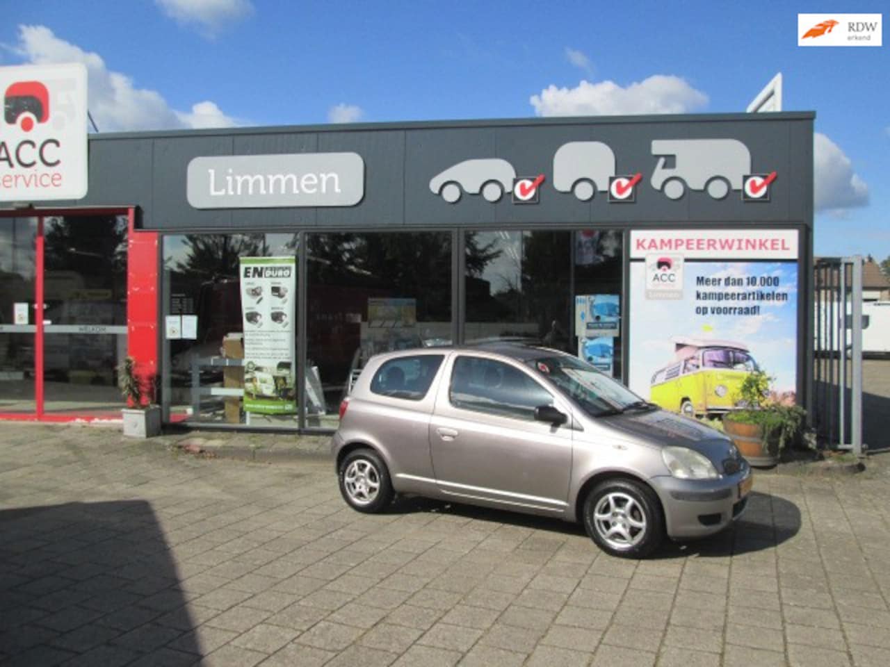 Toyota Yaris - 1.0 VVT-i Idols 1.0 VVT-i Idols - AutoWereld.nl