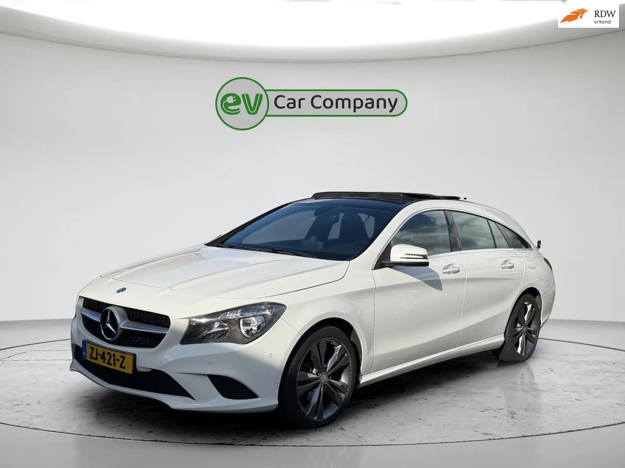 Mercedes-Benz CLA-klasse Shooting Brake - 200 | Panoramadak | Nieuwe apk + Onderhoud | Camera | Stoelverwarming | Keyless | PDC - AutoWereld.nl