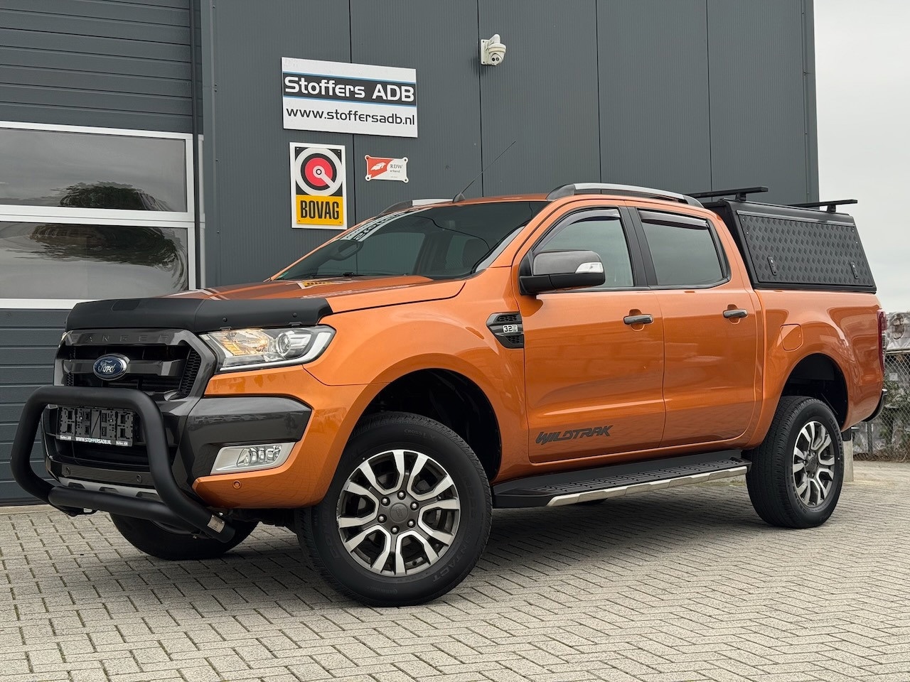 Ford Ranger - 3.2 TDCi 200pk Wildtrak Double Cab Aut | AluCab | Camera | Trekhaak 3500KG | Navi | 5-Cili - AutoWereld.nl