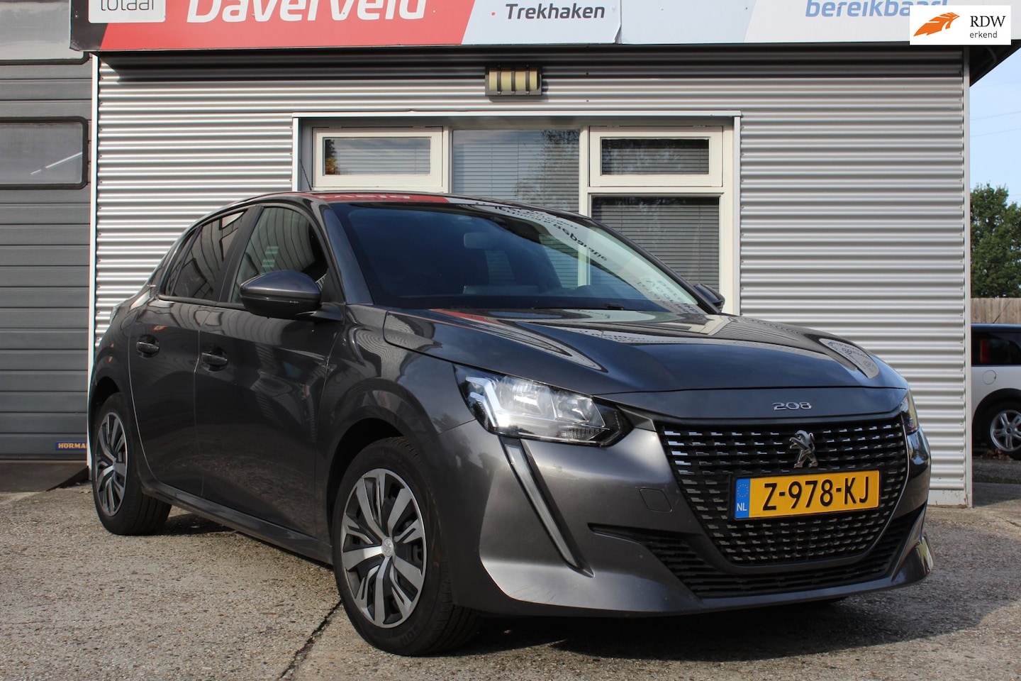Peugeot 208 - 1.2 PureTech Active 5-deurs facelift nieuwe distributie - beurt. netjes, zuinig, boekjes, - AutoWereld.nl
