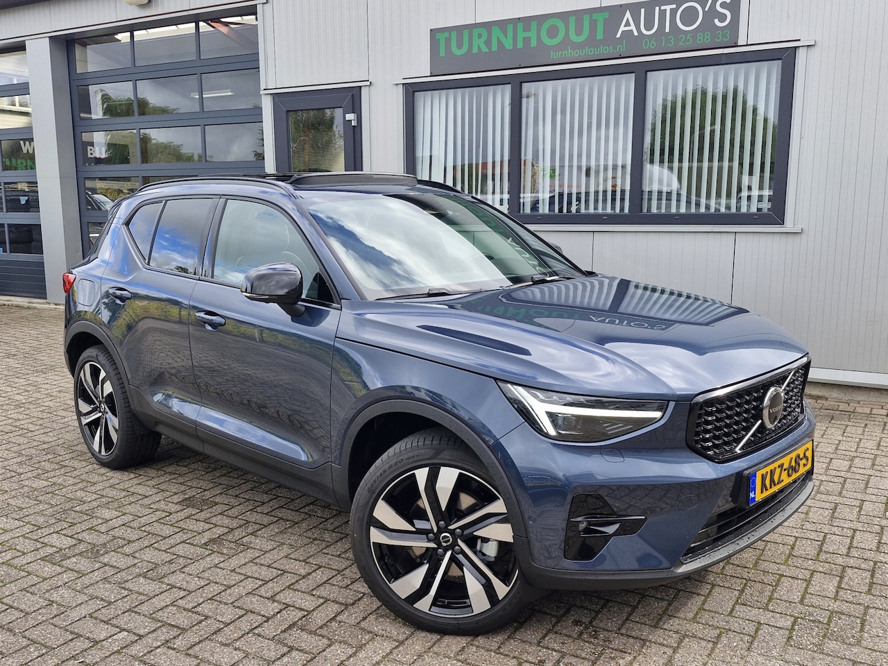 Volvo XC40 - B4 Plus Dark met Lighting Pack (koplampen adaptief, koplampreiniging, matrix led koplampen - AutoWereld.nl