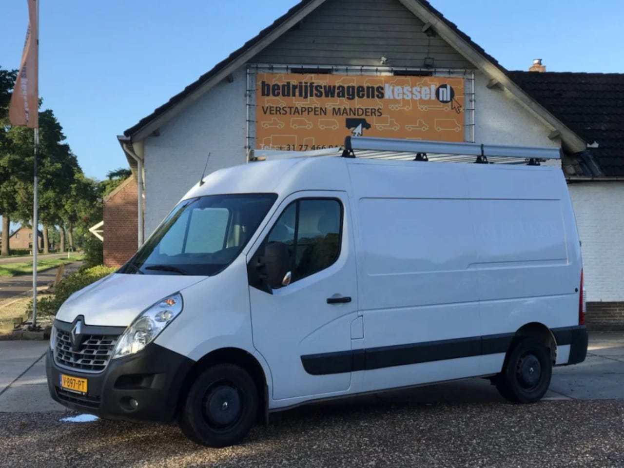 Renault Master - T35 2.3 dCi 107 kW euro 6 L2H2 imperial APK 2-9-2027 - AutoWereld.nl