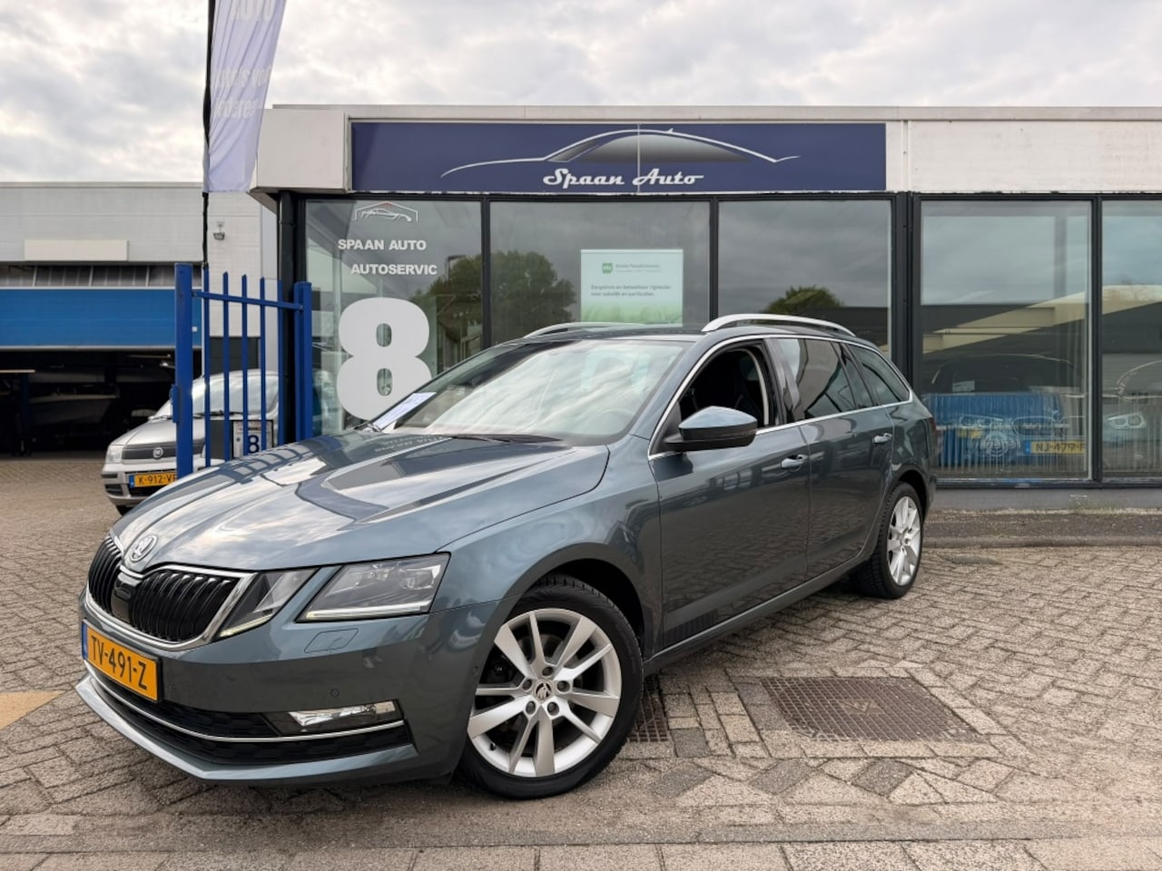 Skoda Octavia Combi - 1.0 TSI Style l Automaat l Trekhaak l Navi - AutoWereld.nl