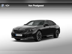 BMW i5 - Sedan M60 xDrive M Sport Pro Edition 84 kWh | M Sportpakket Pro | Innovation Pack | Travel