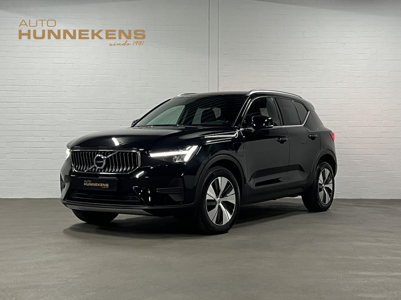 Volvo XC40 - 1.5 T4 Plug-in hybrid Core Bright Adapt. cruise | Stuur-/stoelverwarming | Achteruitrij ca - AutoWereld.nl