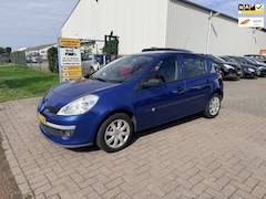 Renault Clio - 1.2-16V Special Line 5 deurs en Trekhaak