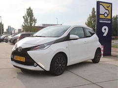 Toyota Aygo - 1.0 VVT-i x-play Camera-Carplay, Airco, LED Zomeractie
