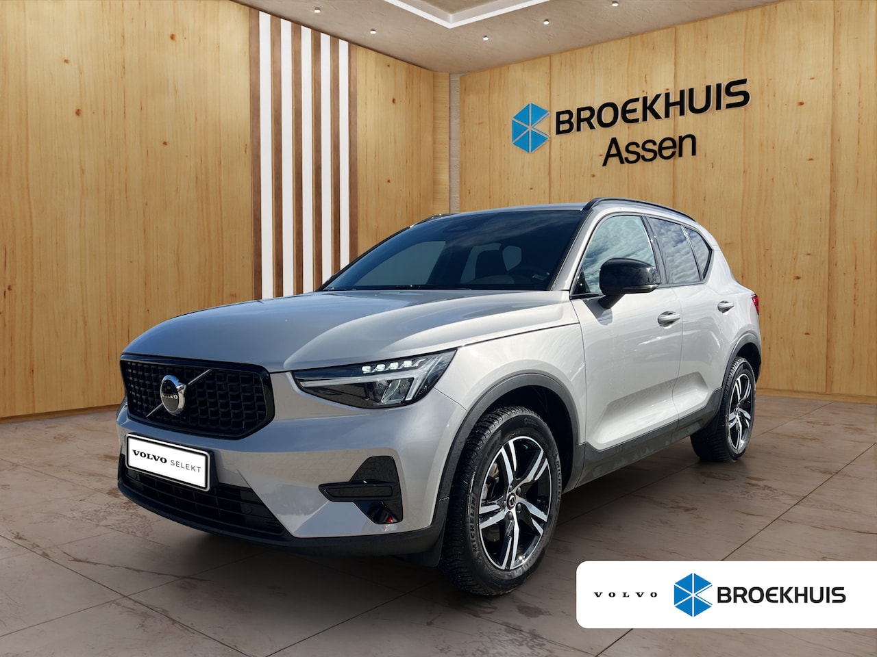 Volvo XC40 - 2.0 B4 Plus Dark | BLIS | Harman Kardon | Camera | Stoel + Stuur Verwarming | Keyless Star - AutoWereld.nl