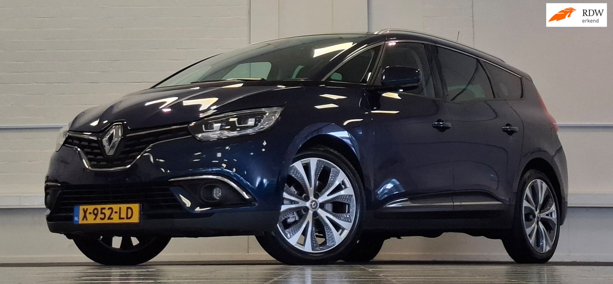 Renault Grand Scénic - 1.3 TCe Limited 7pers. Head Up Navi Carplay Auto.Parkeren - AutoWereld.nl