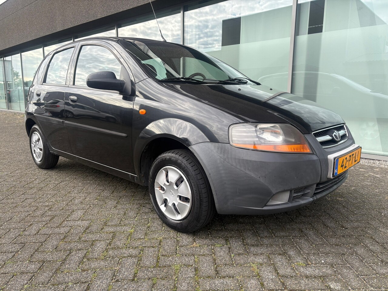 Daewoo Kalos - 1.2 Pure. BJ 11-2004. APK 10-9-2027 - AutoWereld.nl