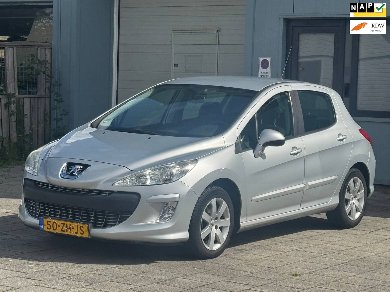 Peugeot 308 - 1.6 VTi XS/Automaat/nieuwe apk/km nap - AutoWereld.nl