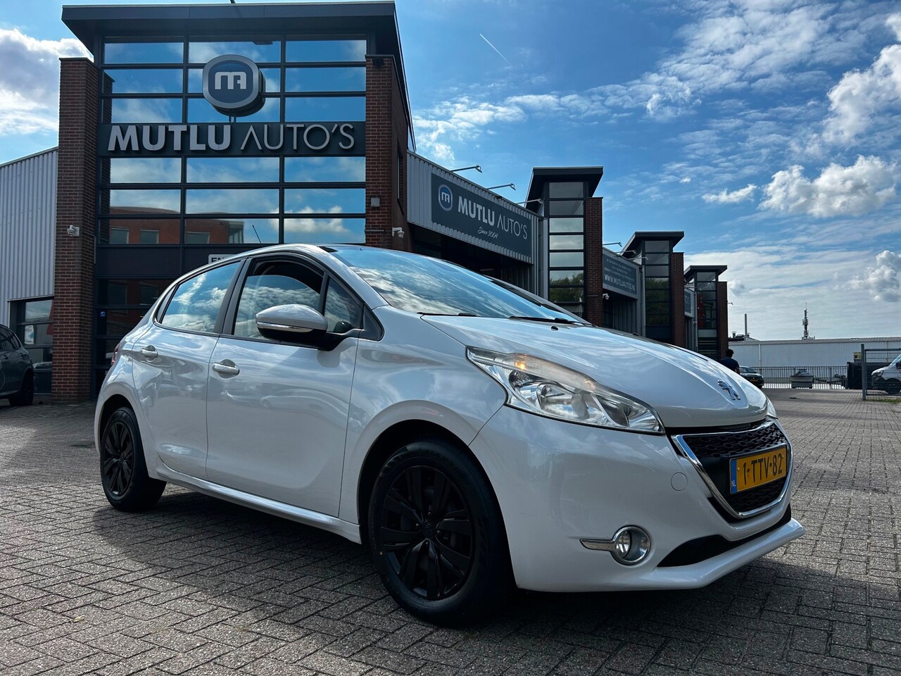 Peugeot 208 - 1.2 VTi Envy 5deurs NAP Airco APK - AutoWereld.nl