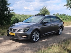 SEAT Leon ST - 1.4 EcoTSI FR Panoramadak, trekhaak afneembaar, onderhoudsvrij rijden