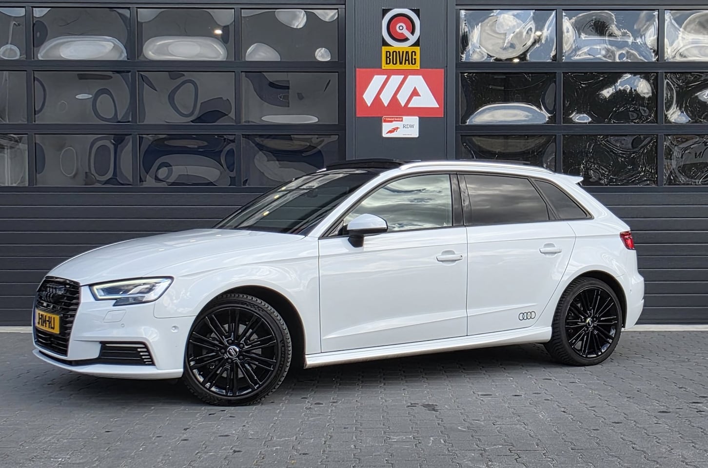 Audi A3 Sportback - 1.4 e-tron Sport Pro Line plus | PANO | B&O | RS SEATS | BLACK OPTIEK - AutoWereld.nl