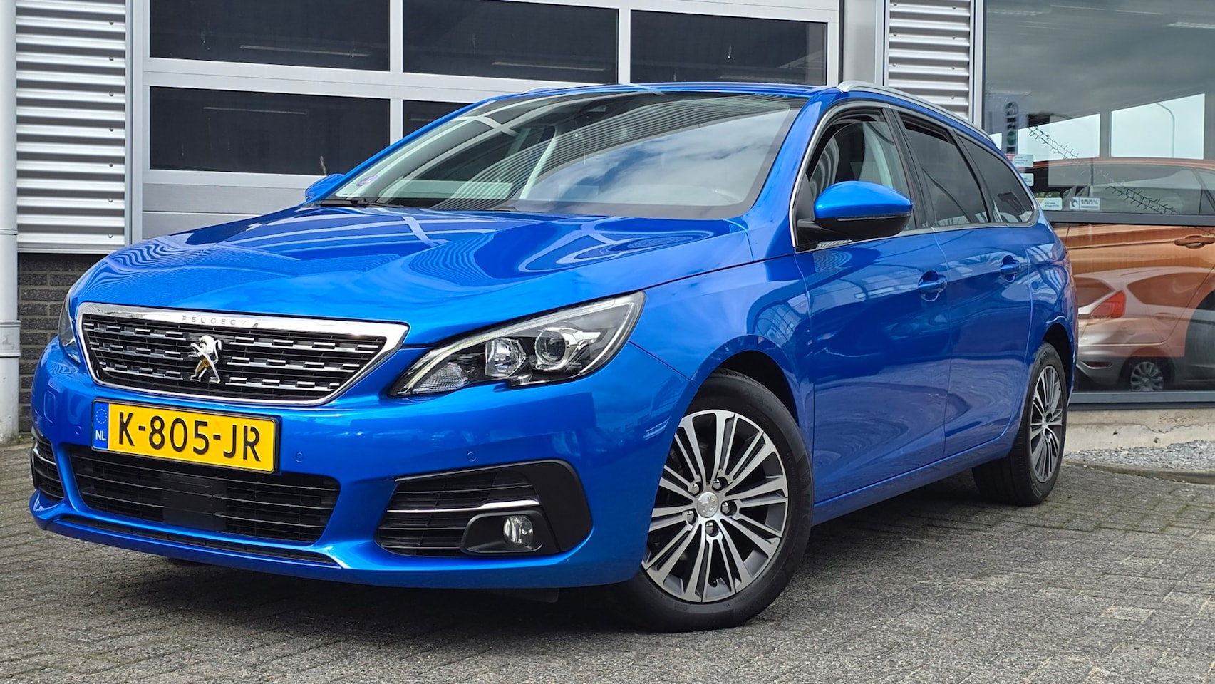 Peugeot 308 SW - 1.2 PureTech Blue Lease Allure 1.2 PureTech Blue Lease Allure - AutoWereld.nl