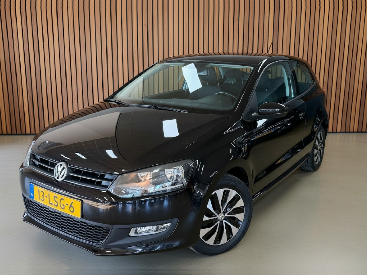 Volkswagen Polo - 1.2 TSI Highline | Cruise | Trekhaak | Sensoren - AutoWereld.nl