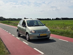 Toyota Yaris - 1.0-16V VVT-i Sol