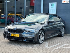 BMW 5-serie - 530i High Executive/PANO-DAK/LEDER/CAMERA/DEALERONDERHOUDEN