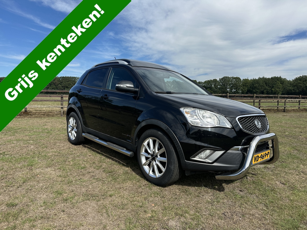 SsangYong Korando - 2.0 XDI '13 4x4 GRIJS KENTEKEN Marge 2000KG Trekken! - AutoWereld.nl