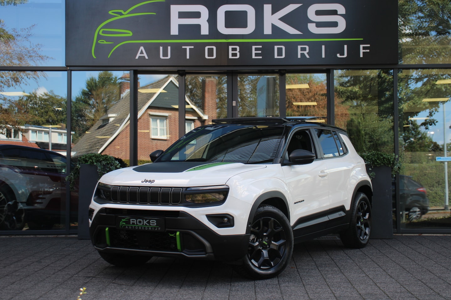 Jeep Avenger - 1.2T 4xe Upland Leder/Panoramadak - AutoWereld.nl