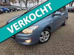 Hyundai i30 - 1.6i Dynamic 5 Drs 2009. Climate/Mistlampen/Trekhaak etc.. APK 09-2027