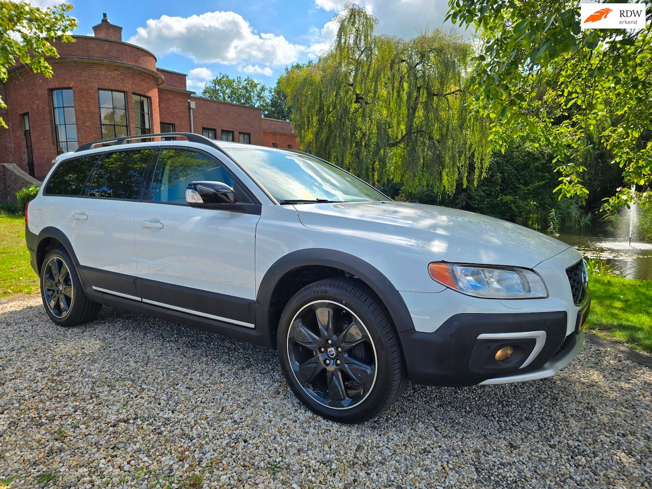 Volvo XC70 - 3.2 Summum AUT/leer/DAK/trekhaak - AutoWereld.nl