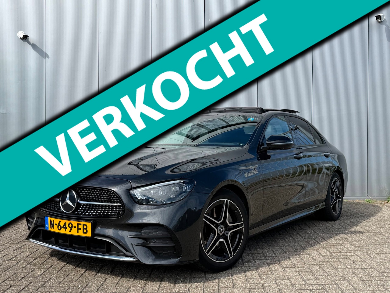 Mercedes-Benz E-klasse - 200 Business Solution AMG | Panoramadak | Burmester | Elektrische stoelen | 360 Camera | D - AutoWereld.nl