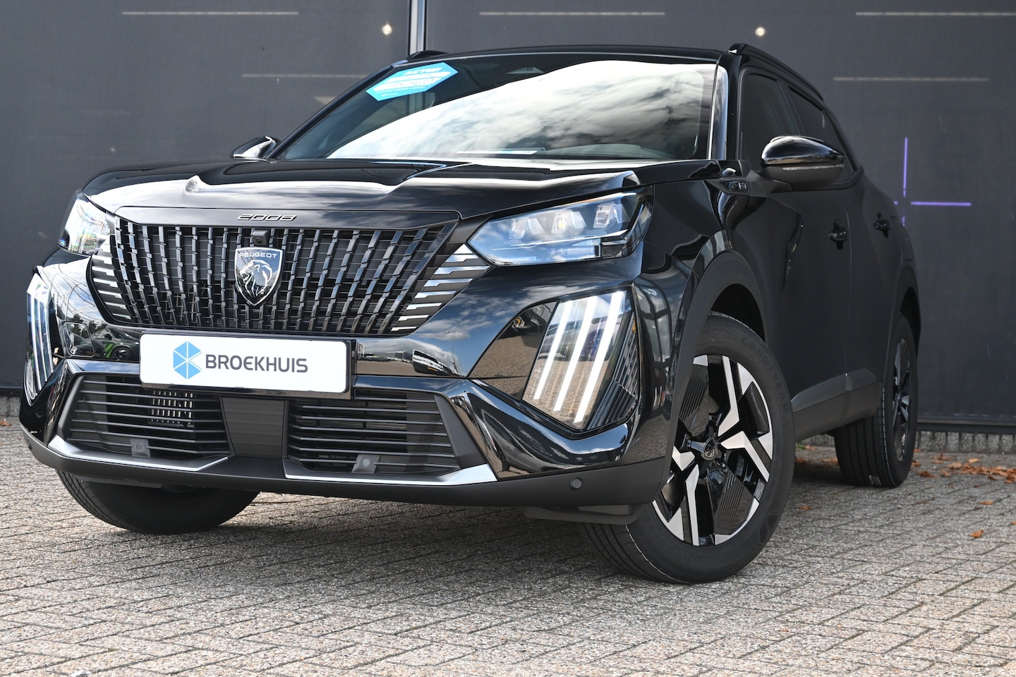 Peugeot 2008 - GT | Active Safety Brake met camera en radar (automatisch noodremsysteem) met Distance Ale - AutoWereld.nl
