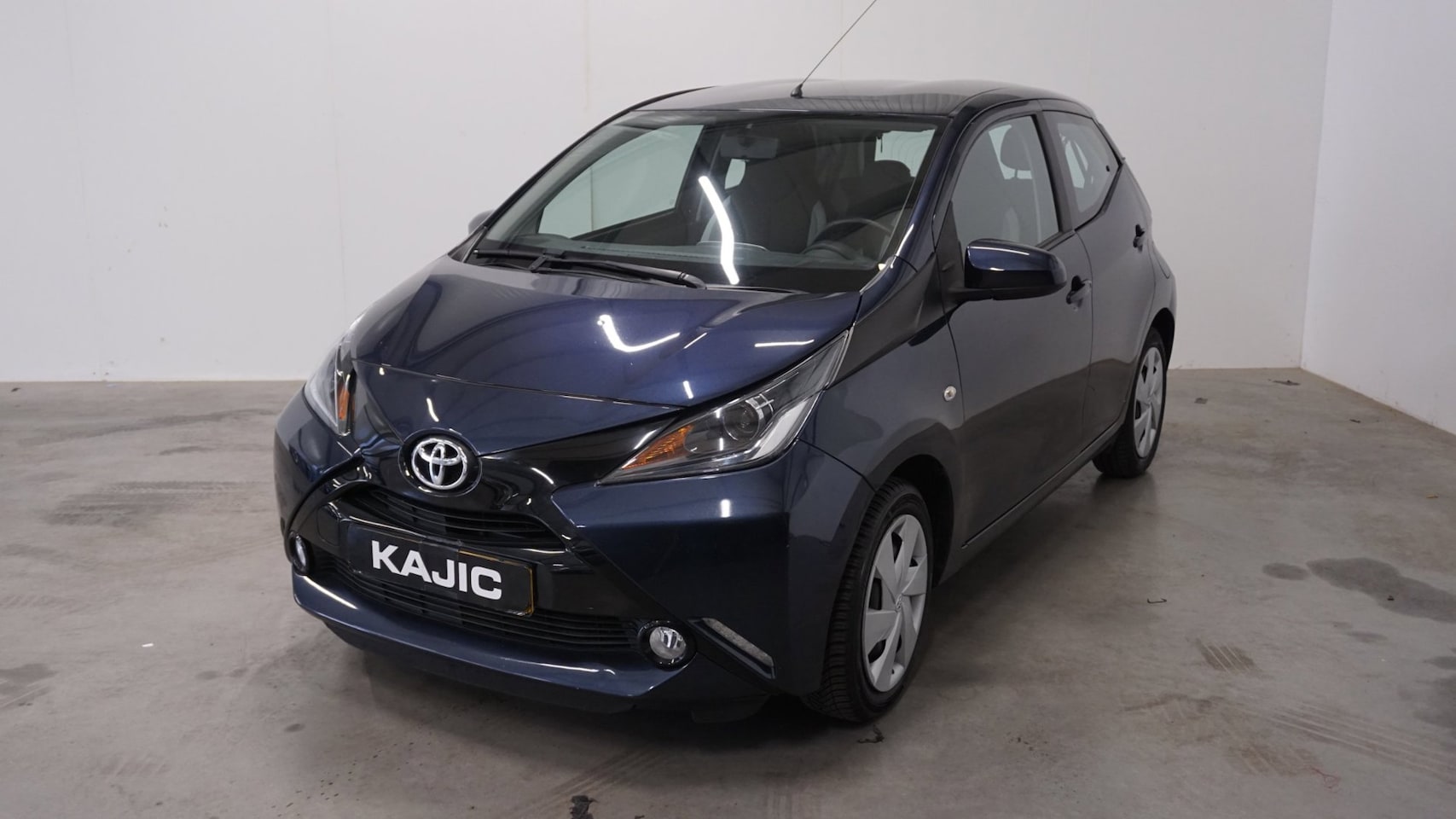 Toyota Aygo - 1.0 VVT-i x-play 1.0 VVT-i x-play - AutoWereld.nl