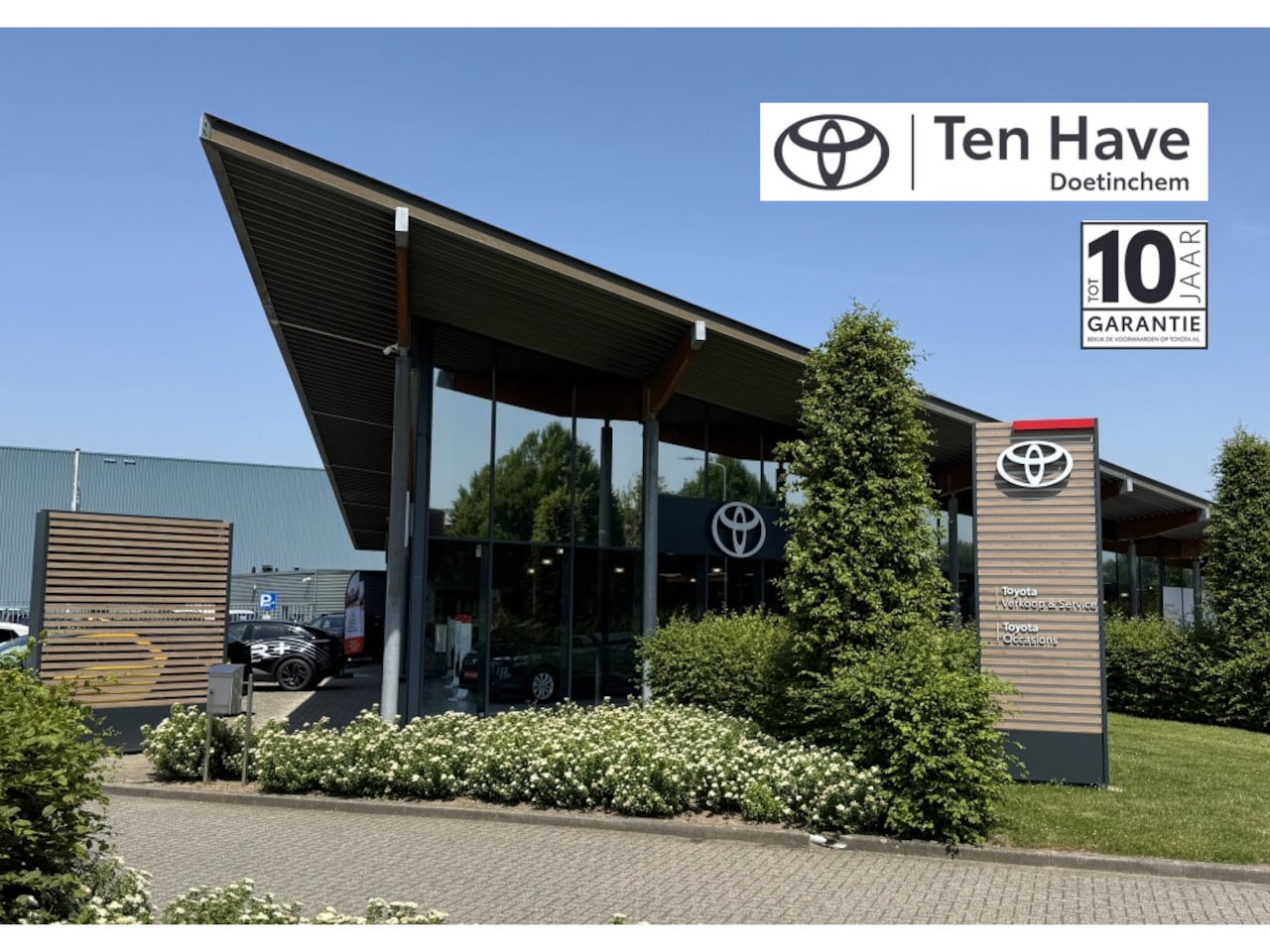 Toyota Yaris - 1.3 VVTi Sol Handgeschakeld | Airconditioning | donkergrijze stof Sol-design | 15” wieldop - AutoWereld.nl