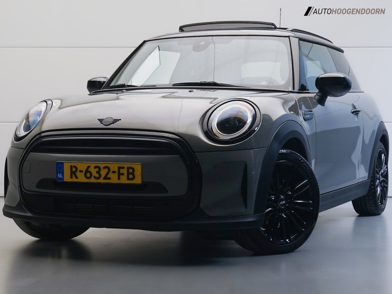 MINI 3-Deurs - 1.5 Cooper Camden Plus Edition (APPLE CARPLAY,PANORAMADAK,PARKEERSENSOREN,LM-VELGEN,CRUISE - AutoWereld.nl