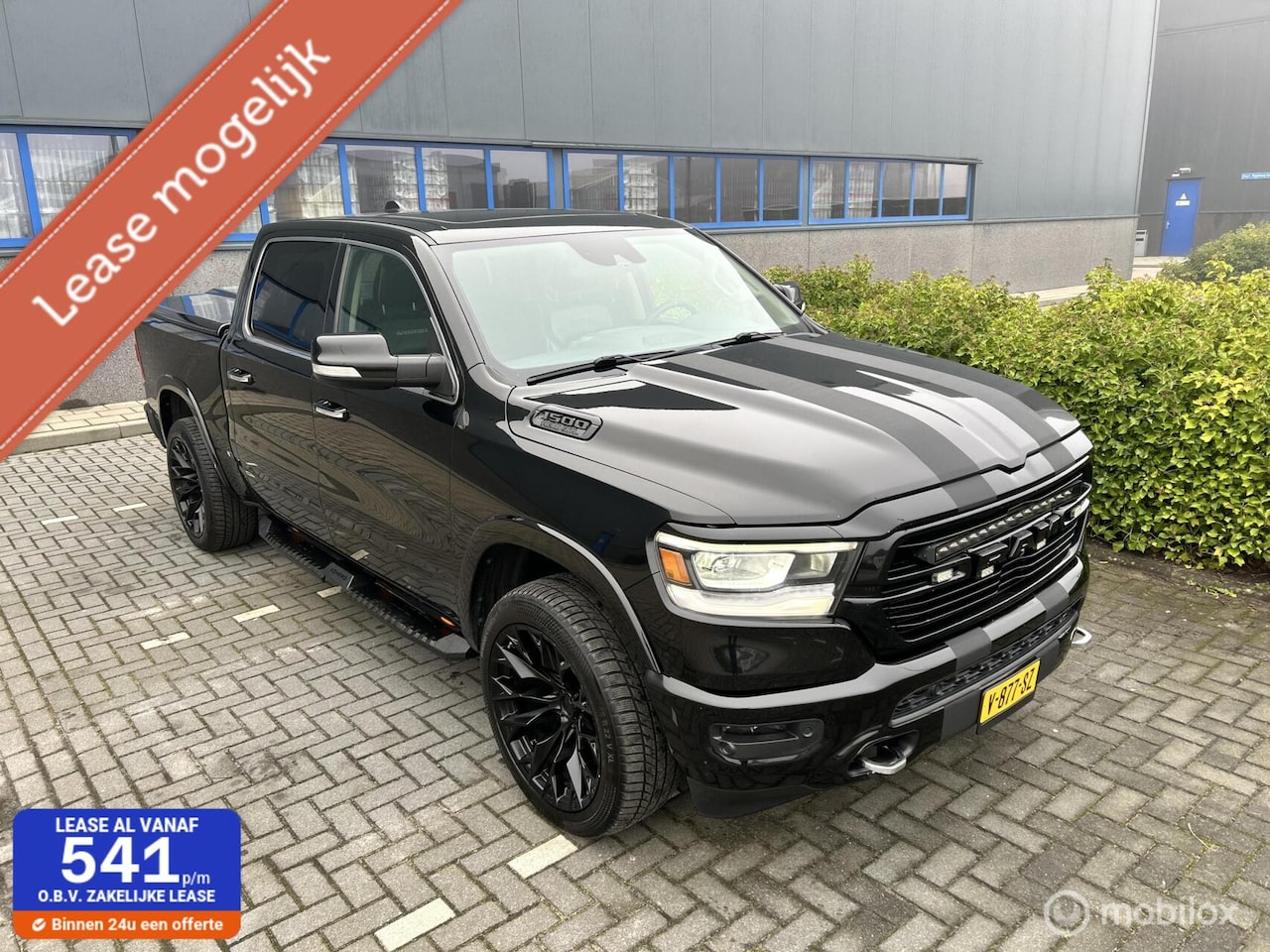 Dodge Ram 1500 - 4X4 5.7 V8 4x4 Crew Cab Laramie black out lpg - AutoWereld.nl