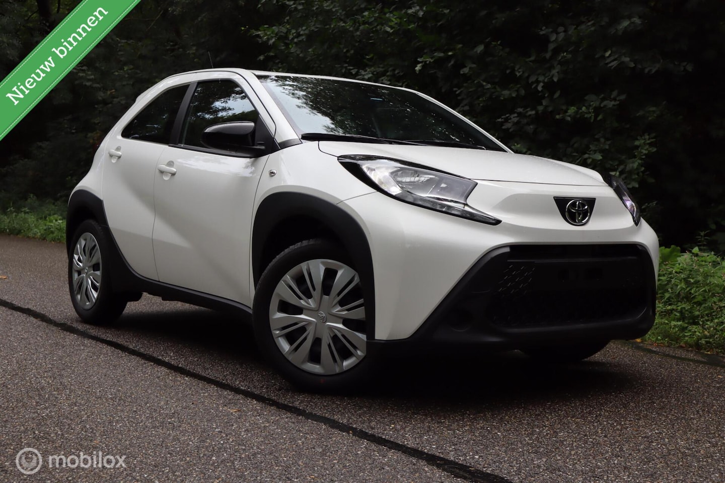 Toyota Aygo X - 1.0 VVT-i MT Business 1.0 VVT-i MT Business - AutoWereld.nl
