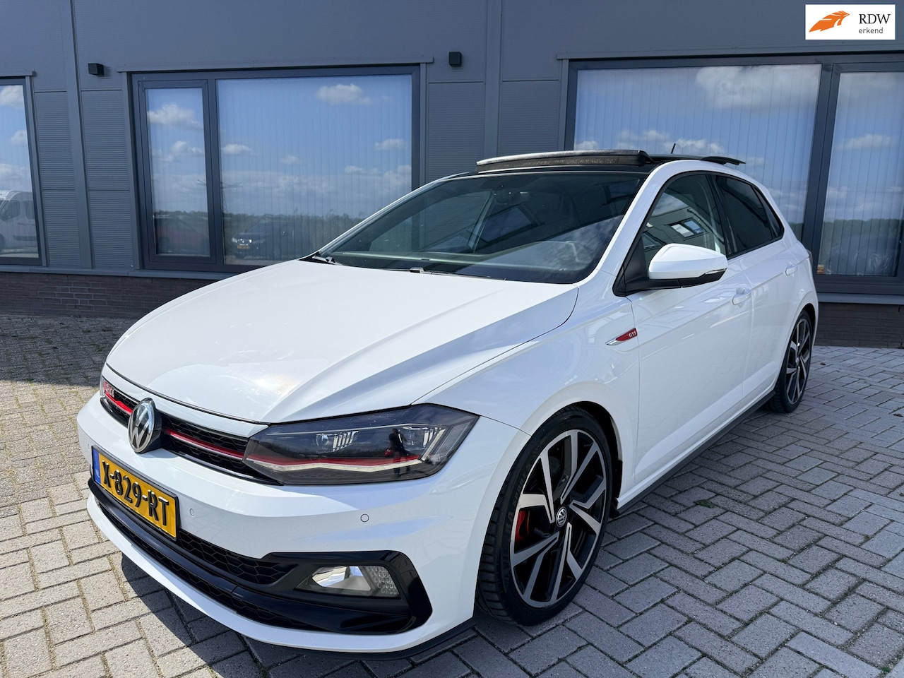Volkswagen Polo - 2.0 TSI GTI|Automaat|ACC|Pano|Digitaal cocpit|Beats|Camera - AutoWereld.nl