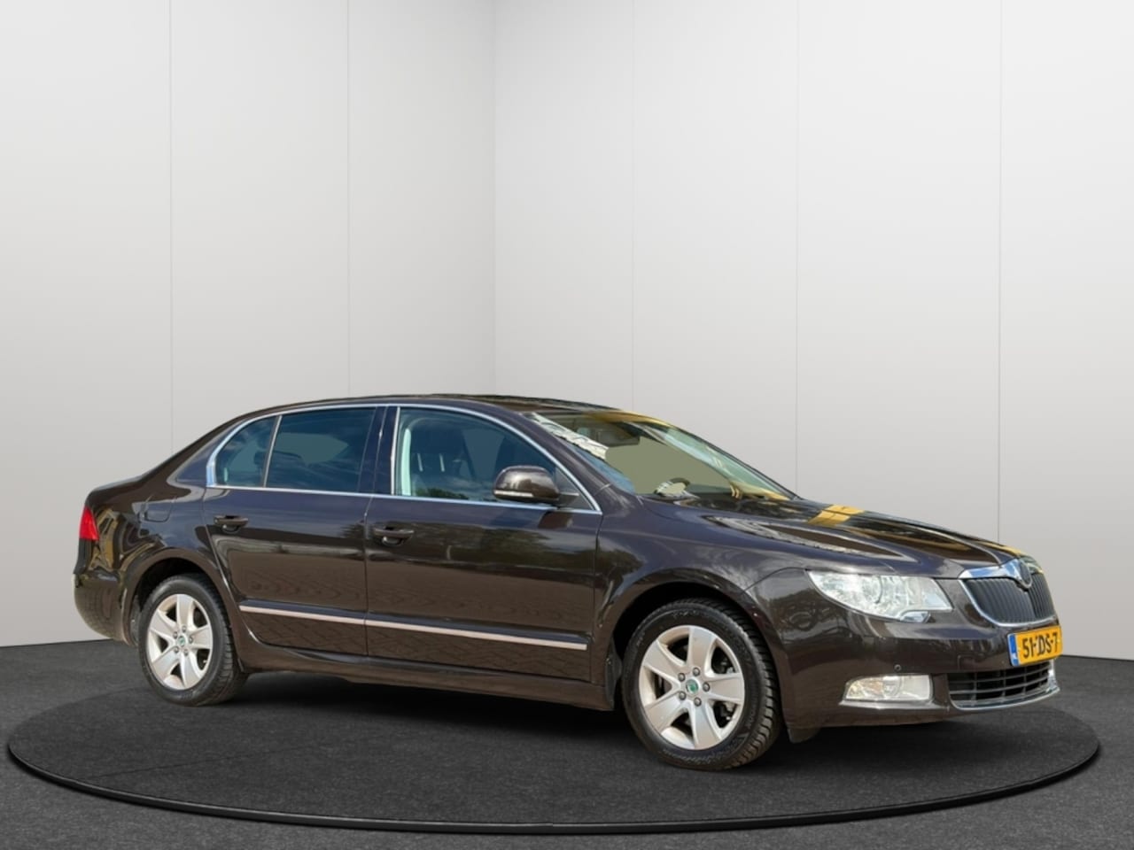 Skoda Superb - 2.0 TSI Elegance Bns - AutoWereld.nl