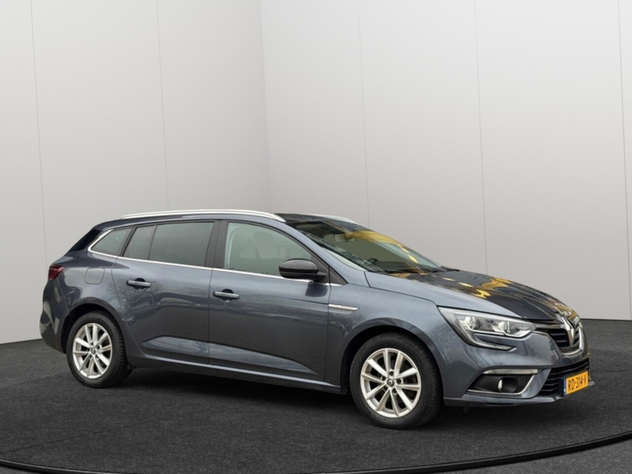 Renault Mégane Estate - 1.2 TCe Limited | BOVAG GARANTIE - AutoWereld.nl