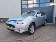 Mitsubishi Outlander - | 2.0 Intense | Navigatie | Bluetooth | Airco | Automaat | 2e eigenaar |