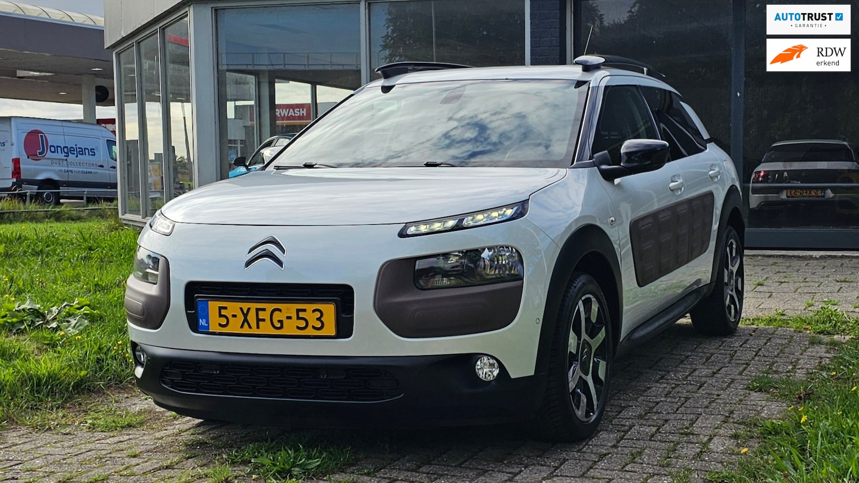 Citroën C4 Cactus - 1.2 e-VTi Shine Automaat - AutoWereld.nl