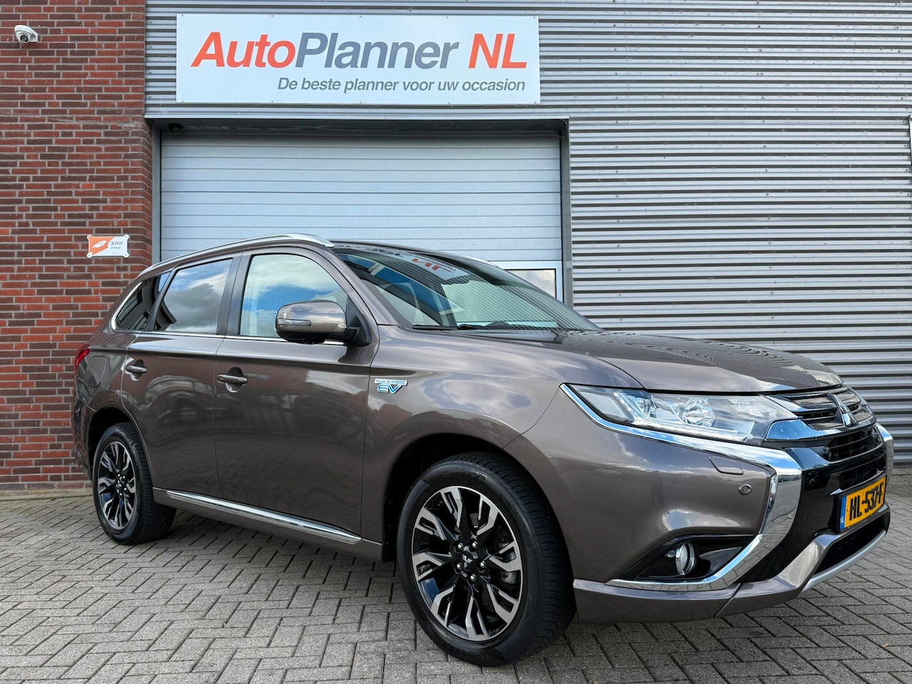 Mitsubishi Outlander - 2.0 PHEV Instyle! Clima! Cruise! Navi! - AutoWereld.nl