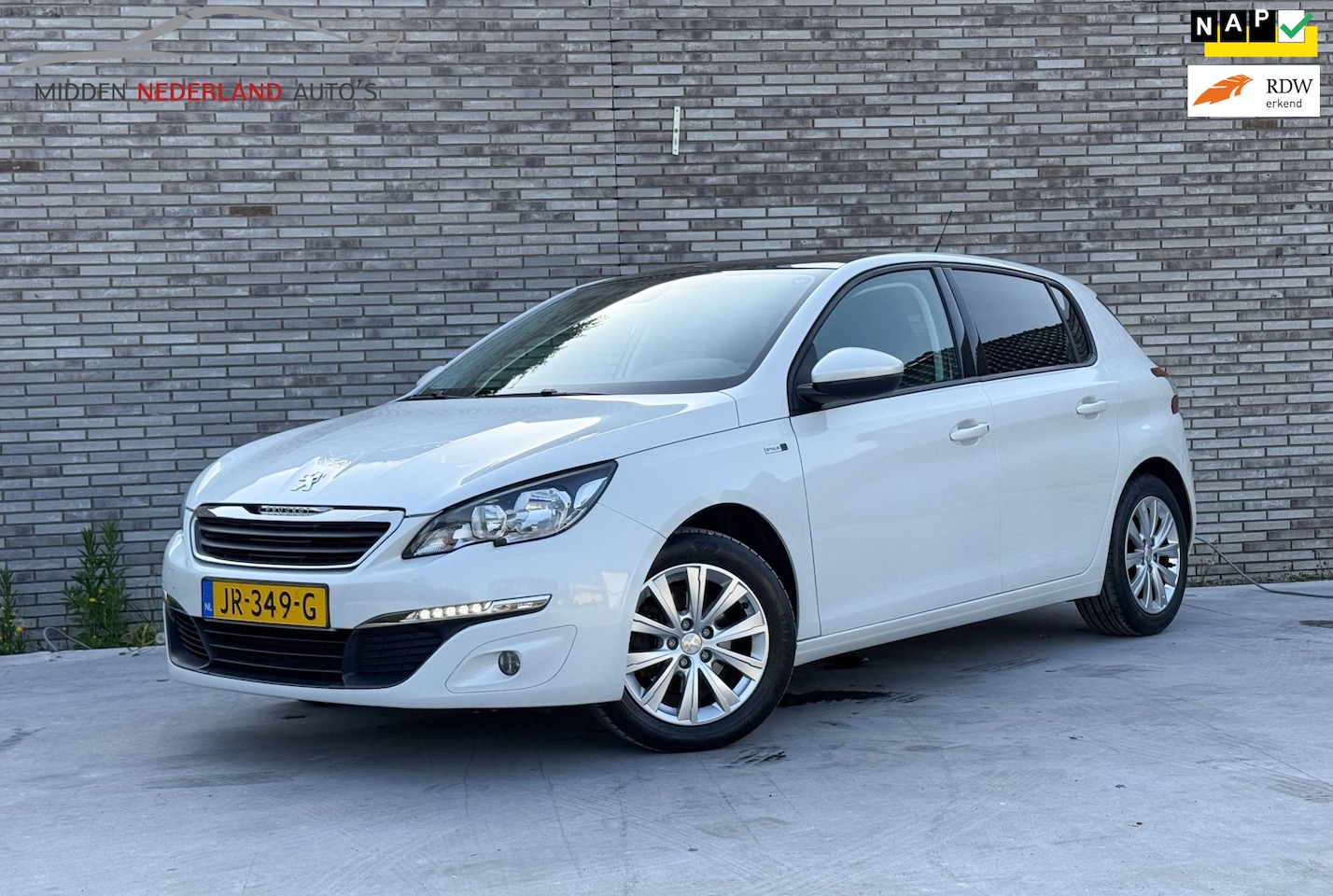 Peugeot 308 - 1.2 PureTech Style * PANORAMA DAK * CARPLAY * SPORT STOELEN * - AutoWereld.nl