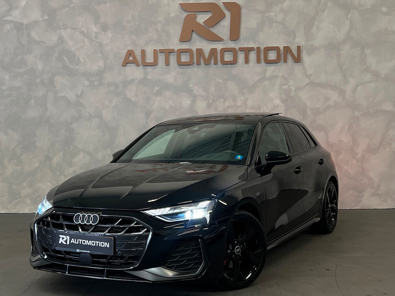 Audi A3 Sportback - 35 TFSI 3X S-LINE|FACELIFT|PANO|KEYLESS|CAMERA|DODEHOEK|SFEERVERL||SONOS|ACC|CARPLAY|19"|S - AutoWereld.nl