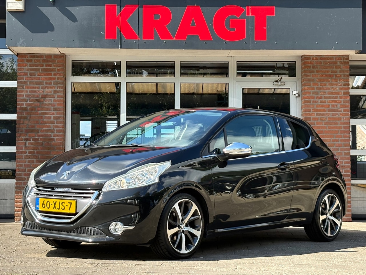 Peugeot 208 - Allure 1.4 VTi 95 pk - sportief - APK 07-2027! - AutoWereld.nl