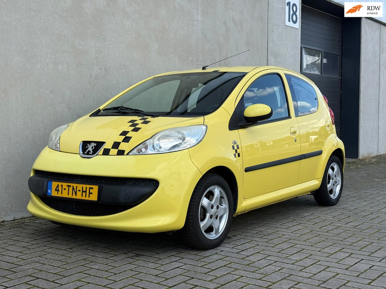 Peugeot 107 - 1.0-12V XS 1.0-12V XS, Airco, APK, Blanke lak - AutoWereld.nl