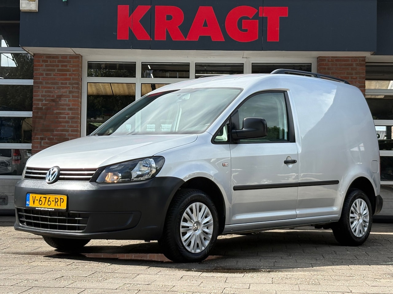 Volkswagen Caddy - 1.6 TDI|102PK|airco|parkeersensoren achter|achterklep|radio|elektrisch pakket|verwarmbare - AutoWereld.nl