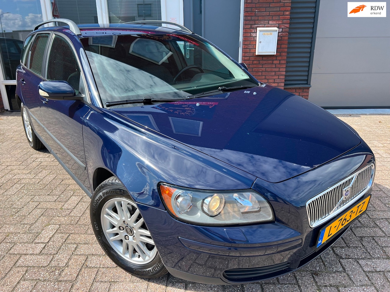 Volvo V50 - 1.8 Elan / Clima / Cruise / Stoelverw / LM / Nette auto - AutoWereld.nl