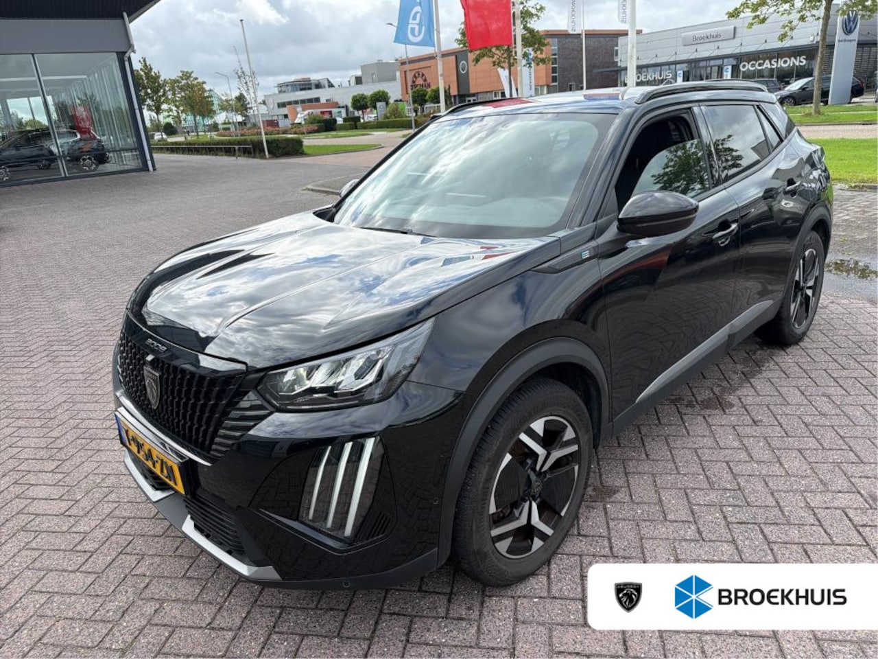 Peugeot e-2008 - EV Allure 54 kWh | Fase 3 laden | Nieuw model | Stoelverwarming | Navigatie | Camera | NL - AutoWereld.nl